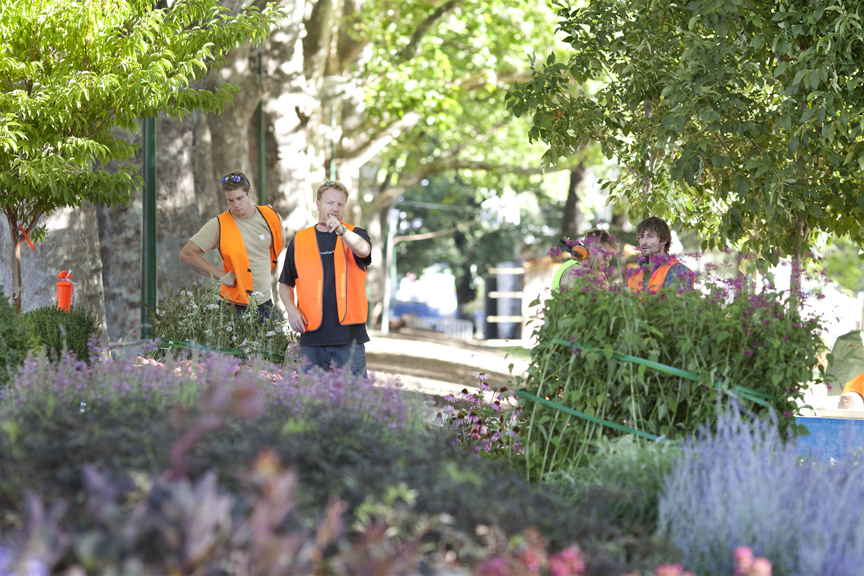 Ian Barker directing the team in the Carlton Gardens during construction of 'The New Wave' for the Melbourne International Flower & Garden Show 2013.